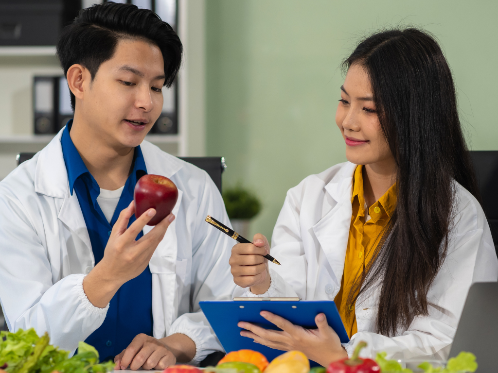 DIETITIAN